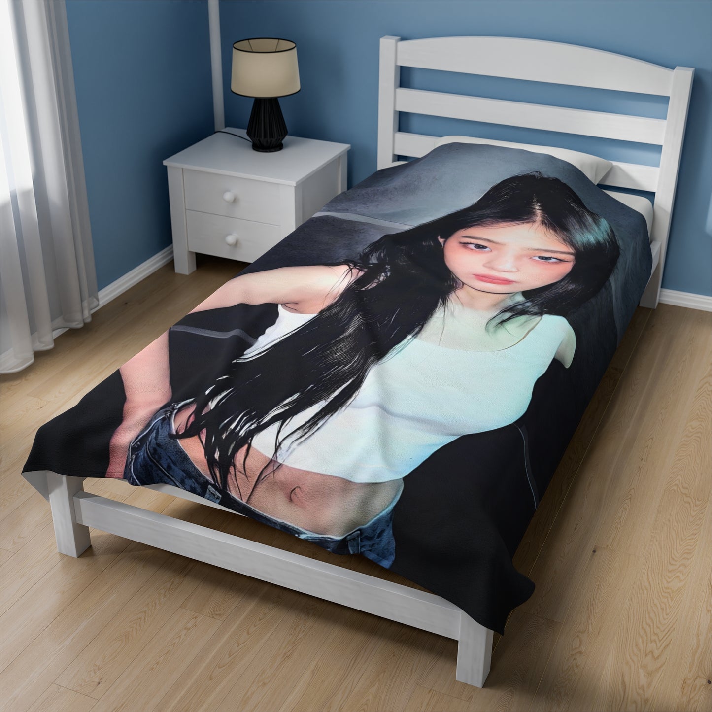 Newjeans  Minji Velveteen Plush Blanket